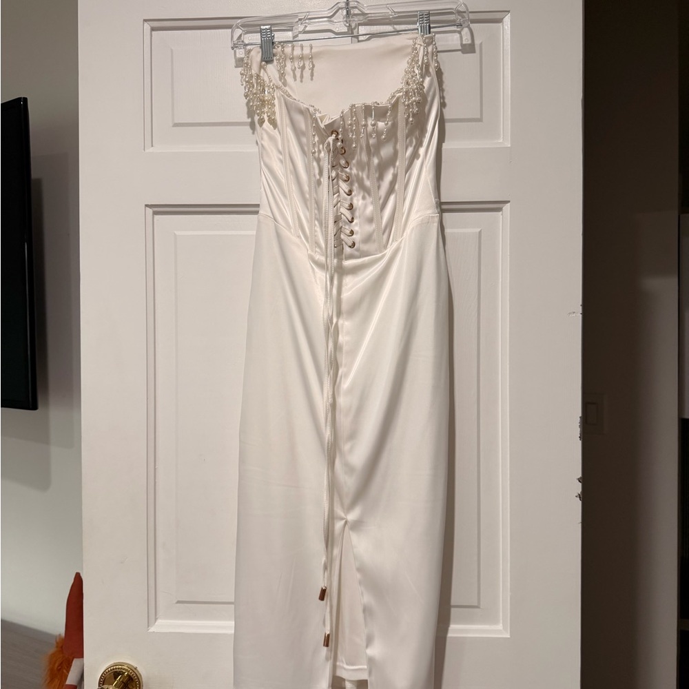 Chic White Lace-Up Midi Dress